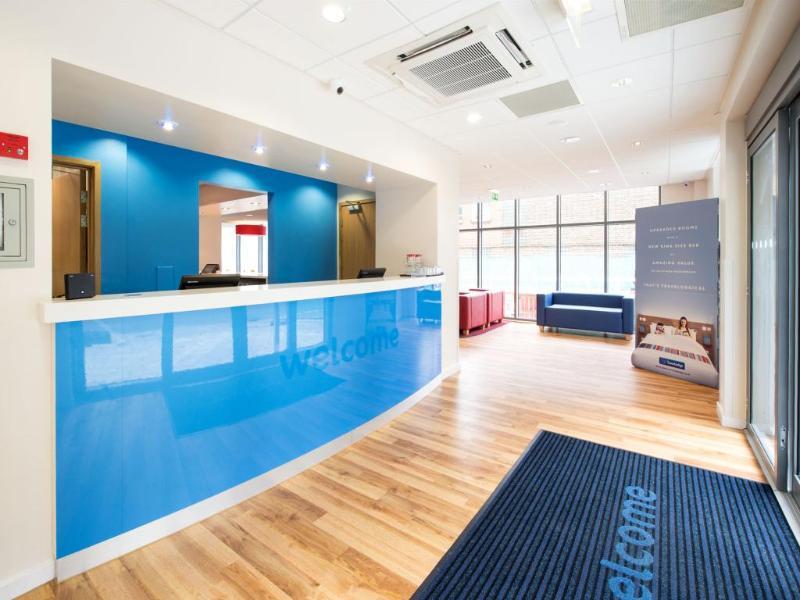 Travelodge London Greenwich High Road Екстер'єр фото