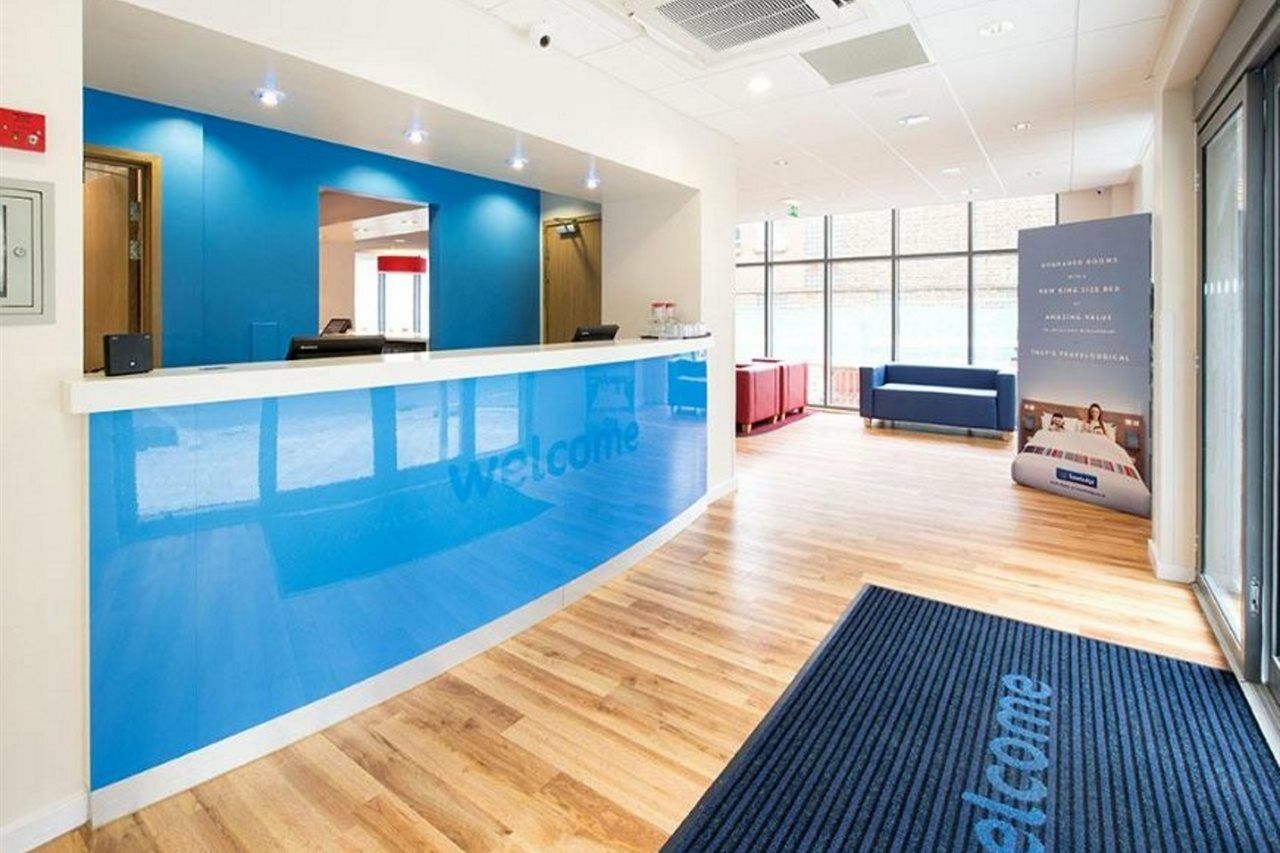 Travelodge London Greenwich High Road Екстер'єр фото